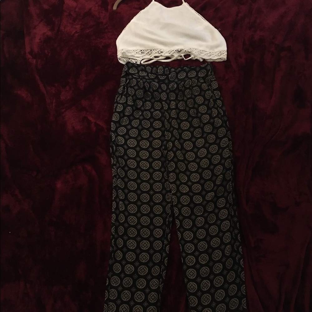 Flowy pants with tapered ankle